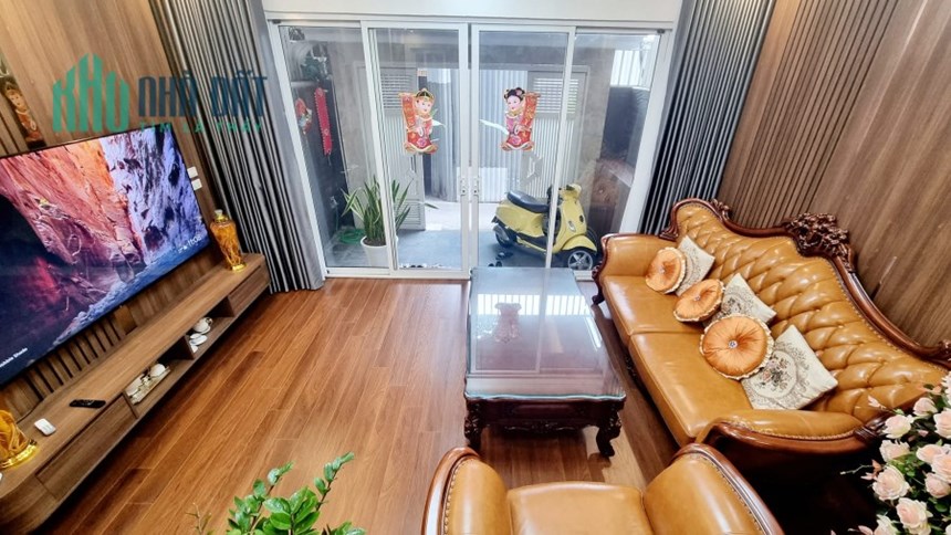SIÊU PHẨM NHÀ ĐẸP - PHÂN LÔ PHỐ VIP - OTO ĐỖ SÁT CỔNG - TẶNG FULL NỘI THẤT.