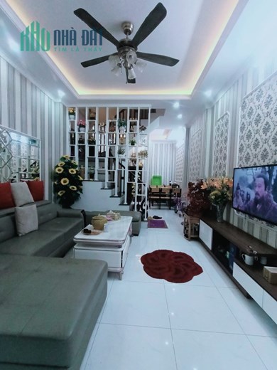 Bán nhà Phúc Đồng cực đẹp, Full nội thất, 40 m2, 5T, giá chỉ 3,2 tỷ