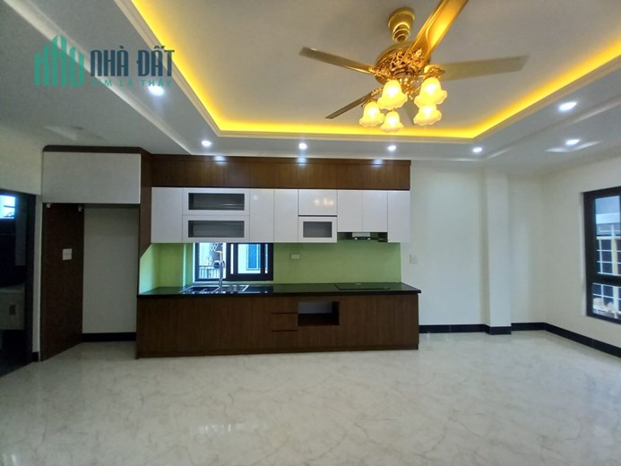 55m 7 Tầng Lô Góc Phố Hoàng Hoa Thám. Nhà Thang Máy Gần Ô Tô Giá Đầu Tư. Chủ Cần Bán Gấp.
