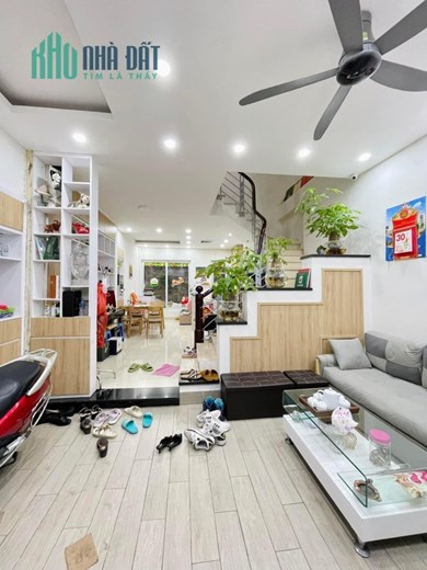 55m Mặt Tiền 5m Giá 5.5 Tỷ Phố Đội Cấn Ba Đình. Nhà Chủ Tự Xây Chắc Chắn. Tặng Full Nội Thất Thiện