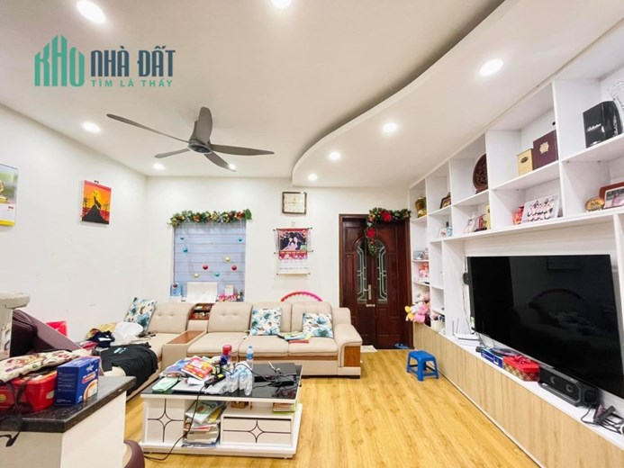 55m Mặt Tiền 5m Giá 5.5 Tỷ Phố Đội Cấn Ba Đình. Nhà Chủ Tự Xây Chắc Chắn. Tặng Full Nội Thất Thiện