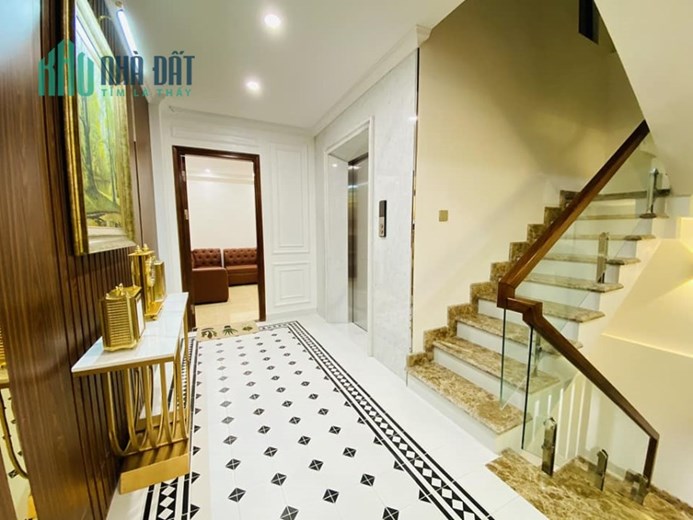 Bán nhà Giải Phóng cực đẹp, Ô tô, 78 m2, 8T, TM, nhĩnh 18 tỷ.