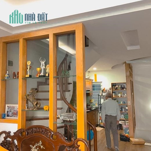 Rẻ! Lô góc Trung Kính, đẹp ở luôn, thông, KD, oto gần, 2 ba gác tránh, 45m x 5T, 4.5 tỷ