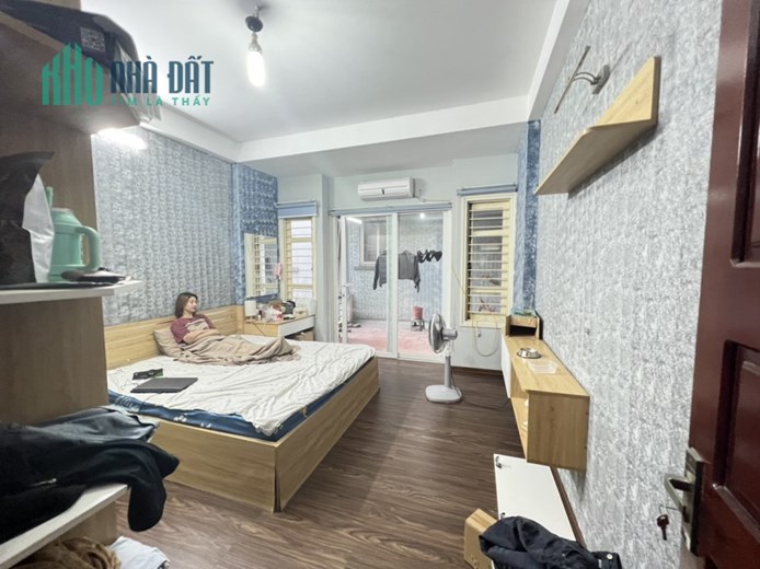 Cho thuê nhà Võng Thị, Tây Hồ 60m Mới Đẹp 3 ngủ 12tr/tháng. Có sân rộng. 0983562893