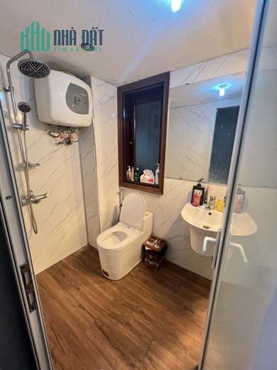 Cho thuê nhà Võng Thị, Tây Hồ 60m Mới Đẹp 3 ngủ 12tr/tháng. Có sân rộng. 0983562893