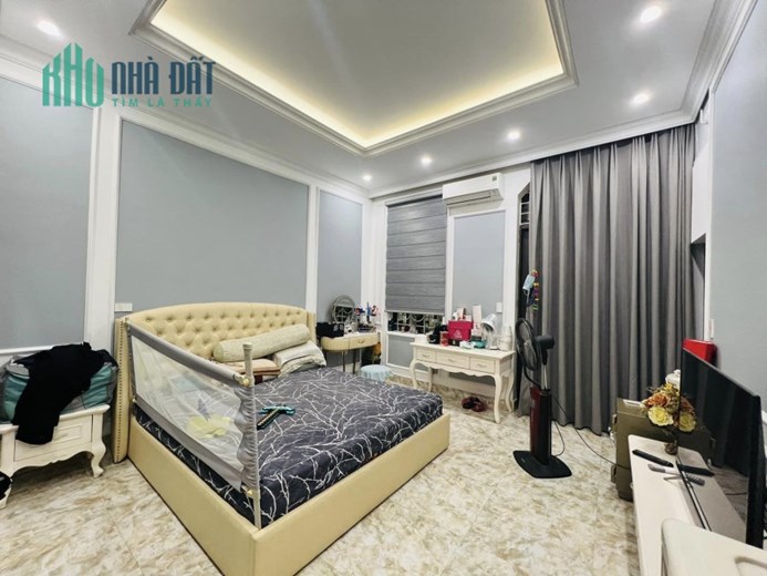 BÁN NHÀ QUỐC TỬ GIÁM, ĐỐNG ĐA, Ô TÔ TRÁNH, LÔ GÓC, 45M2 5 TẦNG, GIÁ 6 TỶ
