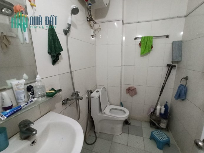 5 TẦNG, Ở LUÔN, GẦN TRƯỜNG HỌC, HỒ ĐIỀU HOÀ, TIỆN ÍCH FULL ĐỒ, NGÕ THOÁNG.GẦN CHỢ.GẦN PHỐ NGUYỄN