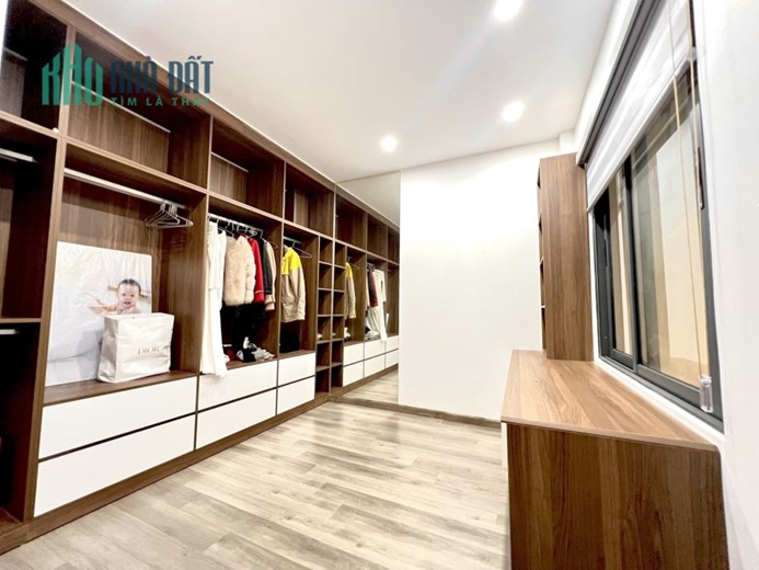 Bán nhà phân lô khu Đầm Trấu 50mx6PNxMT4m ô tô, KD, nhỉnh 13 tỷ. LH: 0366051369