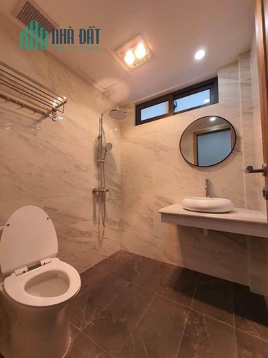 BÁN GẤP CĂN NHÀ CỰC ĐẸP - SẴN  NỘI THẤT CHỈ VIỆC XÁCH VALI VỀ Ở- NGÕ THÔNG - Ô TÔ VÀO NHÀ