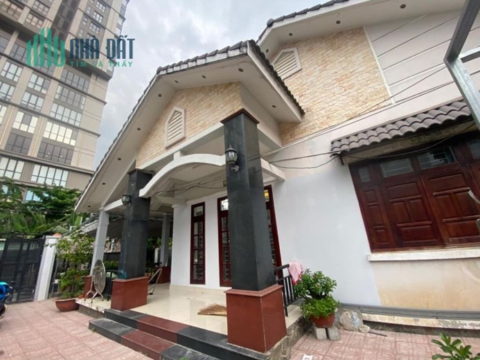 BÁN 439M2  ĐÁT TẶNG BIỆT THỰ ĐẸP VÀ 11P TRỌ. THU 30TR/1T.  NGAY KHA VẠN CÂN