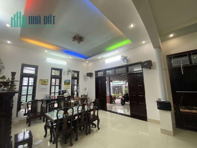 BÁN 439M2  ĐÁT TẶNG BIỆT THỰ ĐẸP VÀ 11P TRỌ. THU 30TR/1T.  NGAY KHA VẠN CÂN