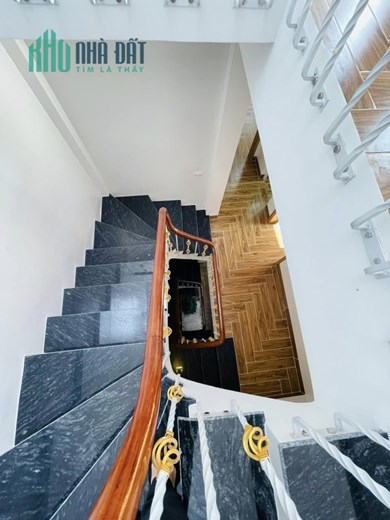 Nhà mới Nguyễn Khang - lô góc - 43m - 2 thoáng - đẹp - ở luôn - kinh doanh tấp nập