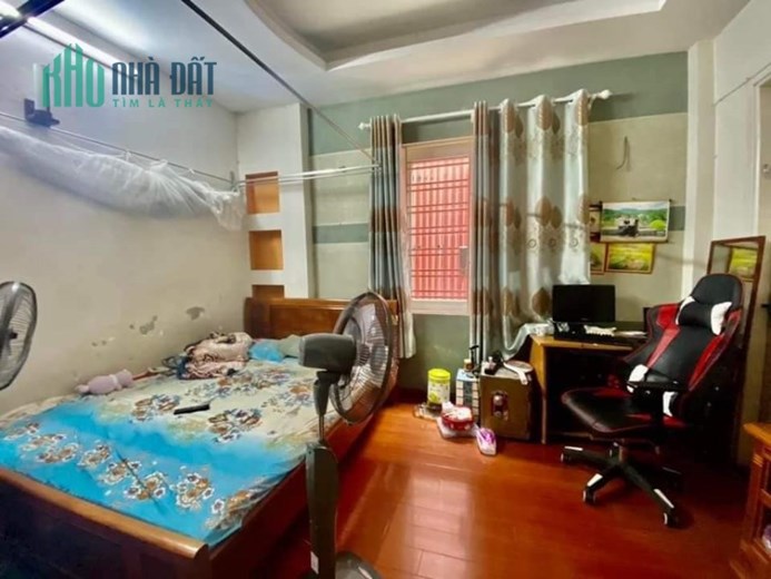 BÁN NHÀ DÂN XÂY- 2 THOÁNG - Ở LUÔN- TRUNG TÂM HAI BÀ - DIỆN TÍCH 40M2 GIÁ CHỈ 4 TỶ.