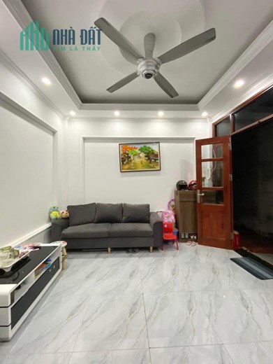 Bán Nhà Văn Phú 3.75  tỷ Hà Đông . Dt 32m .Mt 3,5m . 5 tầng . Tặng full nội thất .Nhà Đẹp Mới Tinh