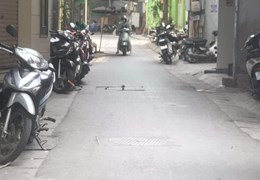 Siêu hiếm. Nhà Hai Bà Trưng 27M* 5 T, 30m ra Ôtô tránh, cạnh công viên Thống nhất nhỉnh 3 tỷ.