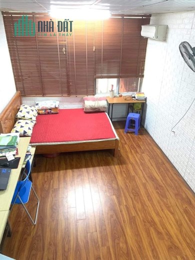Siêu hiếm. Nhà Hai Bà Trưng 27M* 5 T, 30m ra Ôtô tránh, cạnh công viên Thống nhất nhỉnh 3 tỷ.