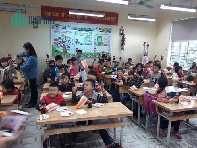 Em có nhu cầu sang nhượng quán gà rán chuỗi thương hiệu Hương Vị Việt. (Chuỗi hơn 600 cửa hàng trên