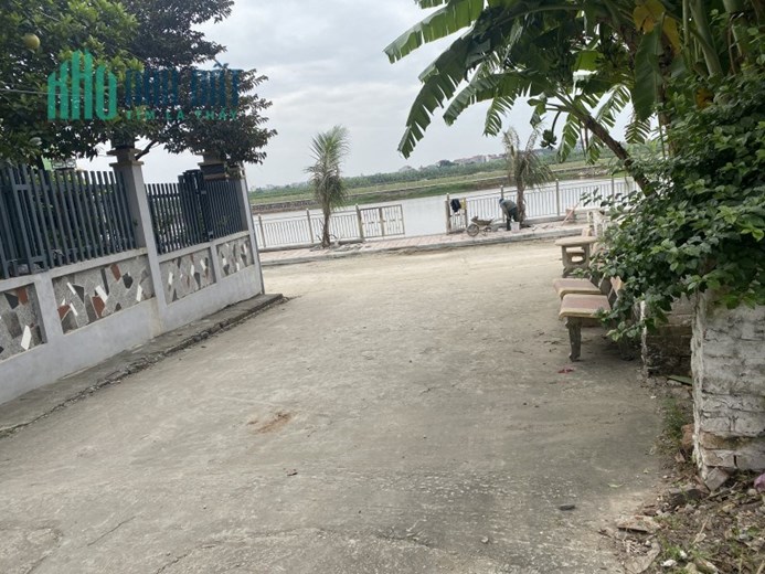 Bán đất Ven Hồ - Địch Trung, Đan Phượng. 187m2 đất; MT8m; giá 4.86 tỷ. Phương