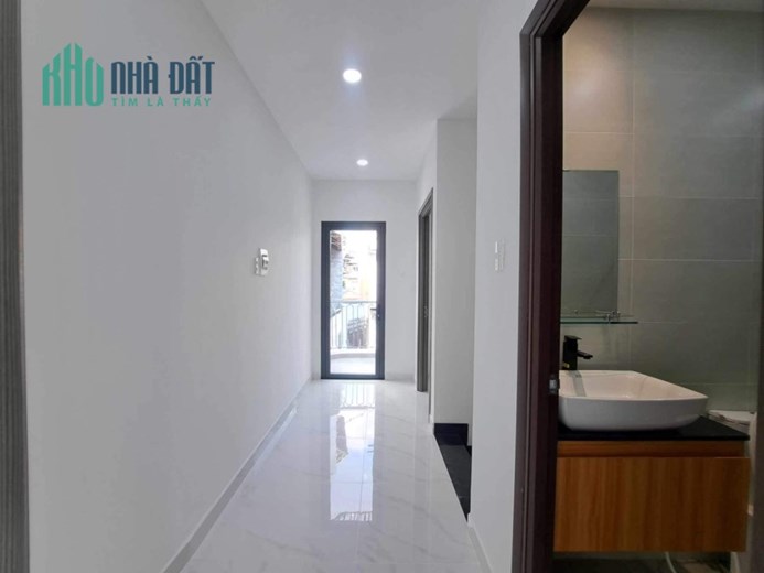 NHÀ MỚI KENG Ở NGAY - 2 MẶT TIỀN - 1 BƯỚC RA HẺM Ô TÔ TRÁNH.