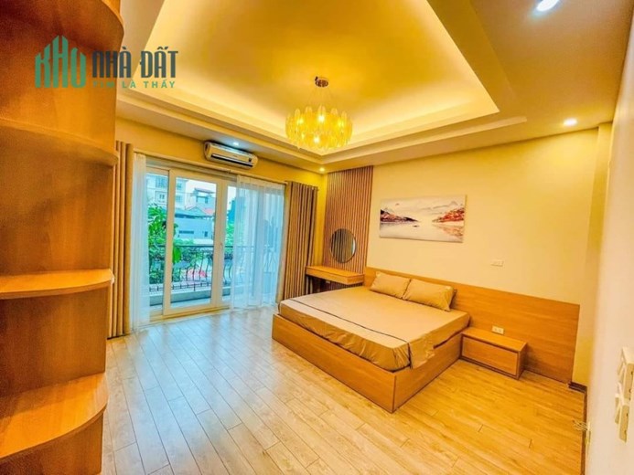 Bán nhà phố Nguyên Hồng, Đống Đa 50m, 6 tầng, mt 5m. Giá: 18 tỷ