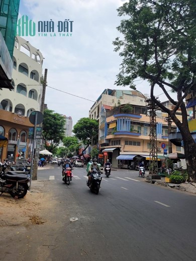 Đừng trao cơ hội cho người khác, hãy trở thành chủ sở hữu của ngôi nhà vị thế vàng … ngay hôm nay