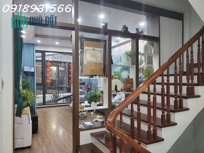 Chính chủ bán gấp nhà Định công Thượng 48m _ 5 tầng — 8,15 tỷ ( có TL)