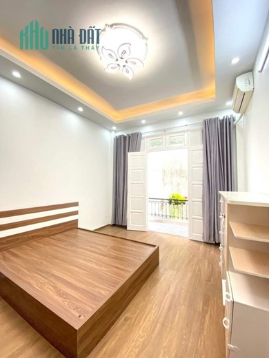 CHÍNH CHỦ CẦN BÁN NHÀ PHẠM VĂN ĐỒNG NHÀ MỚI Ở NGAY. GẦN PHỐ - 5 TẦNG, MT 3.6M, HƠN 4 TỶ