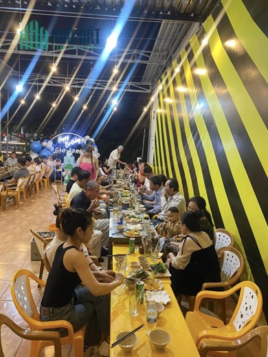 Mình cần sang nhượn lại quán NHẬU HẢI SẢN ĐC 32 Đường Củ Chi- Vĩnh Hải- Nha Trang