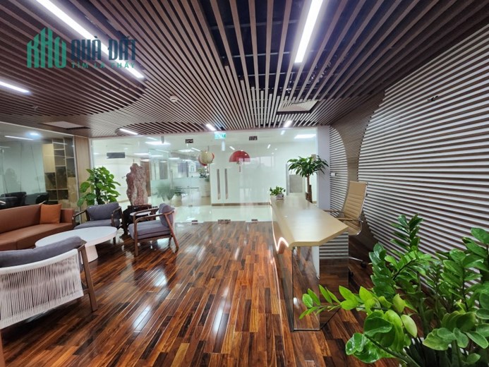 Cho thuê văn phòng 240m2, 330m2 đẹp và sang trọng tòa Grandeur Palace, Giảng Võ, Ba Đình