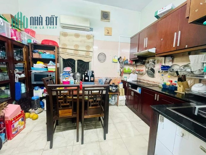 Ô TÔ ĐỖ CỬA - TRUNG TÂM ĐỐNG ĐA, VÀI BƯỚC RA PHỐ TIỆN ÍCH BẠT NGÀN - THOÁNG TRƯỚC SAU. Diện tích