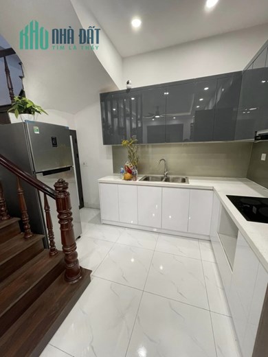 Bán Nhà Quận Thanh Xuân. Ngõ rộng, gần phố. 37m x5 tầng. giá 4,x tỷ