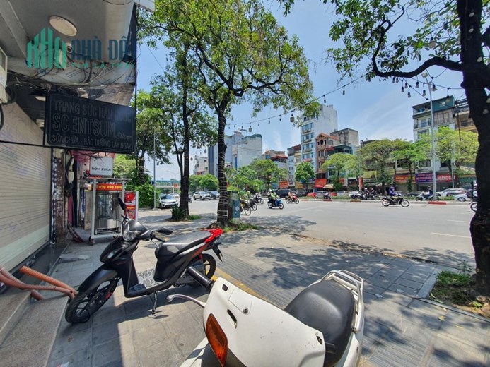 Bán nhà mặt phố Trần Khát Chân, HBT 100m x 5T vỉa hè, ô tô, KD giá 43 tỷ. LH: 0344051369