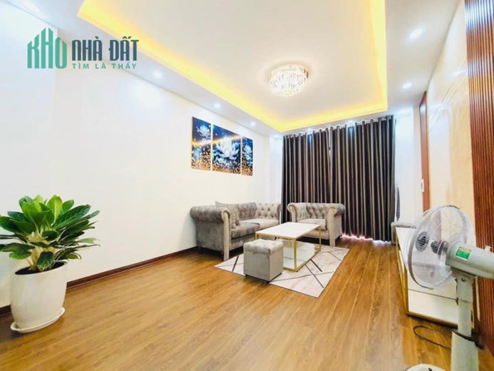 Bán nhà riêng Đỗ Đức Dục, 40 m2, 4 tầng, 4 tỷ 5, ô tô, kinh doanh