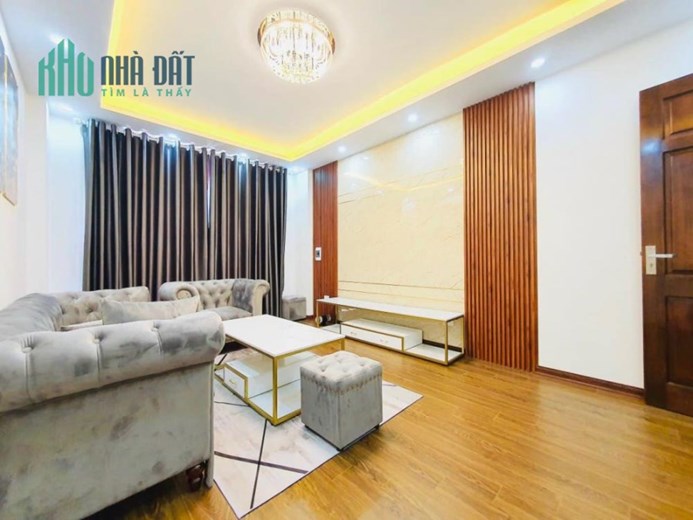Bán nhà riêng Đỗ Đức Dục, 40 m2, 4 tầng, 4 tỷ 5, ô tô, kinh doanh