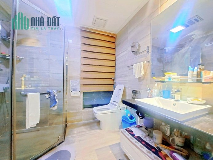 BÁN NHÀ MẶT PHỐ VĂN MIẾU ĐỐNG ĐA HÀ NỘI . TÒA NHÀ LÔ GÓC , VỈA HÈ RỘNG KINH DOANH ĐỈNH CAO. GIÁ