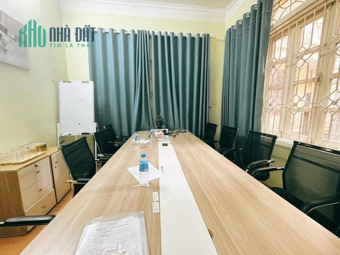 BÁN NHÀ GẦN ĐẠI HỌC NGOẠI THƯƠNG - HỌC VIỆN NGOẠI GIAO. LÔ GÓC - 3 THOÁNG - Ô TÔ 7 Chỗ VÀO NHÀ. Ở -