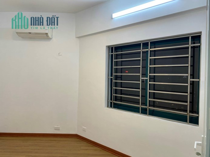 💥 Chỉ 3.2 Tỷ - Chung cư 71 Nguyễn Chí Thanh, Căn góc 2 ban công, 75m2 2PN + 1WC, SĐCC 💥