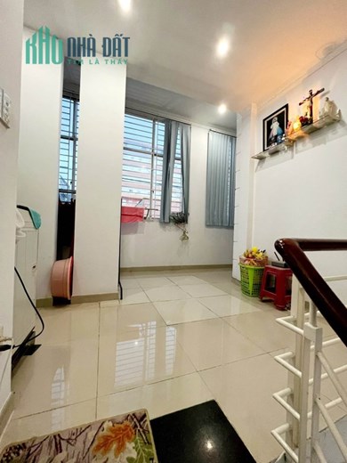 Nhà Mặt Tiền Nguyễn Sơn Quận Tân Phú, 5.5x20, 2 Tầng. Nhà Đẹp, KInh Doanh Đỉnh. Chỉ 9 Tỷ
