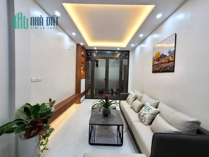 Cần bán gấp nhà 5 tầng DT 30m ngõ 139 Nguyễn Ngọc Vũ