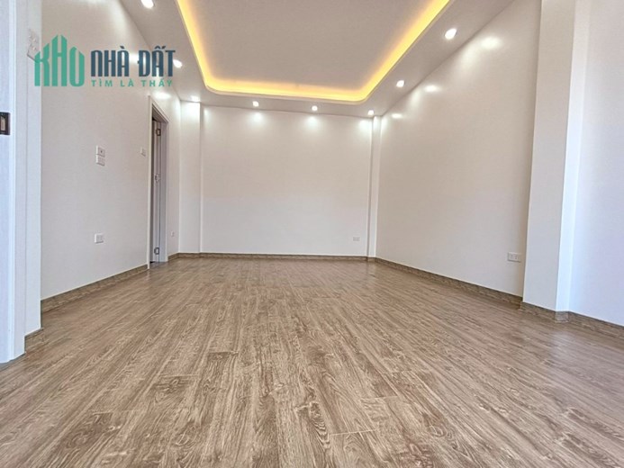 Ngọc Thuỵ DT37/53, nhà 5.5, Mt 6.1, giá chào 4.2 tỷ