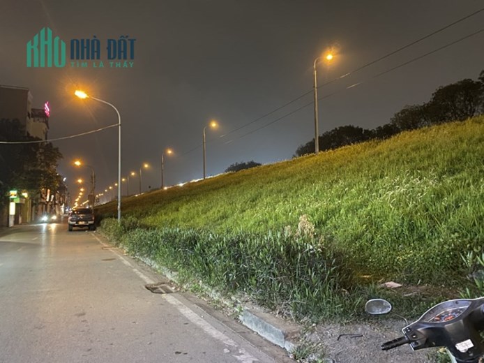 MẶT PHỐ KINH DOANH, Ô TÔ TRÁNH, 2 THOÁNG.RẤT NHIỀU TIỆN ÍCH.38M2.GẦN PHỐ NGUYỄN VĂN CỪ,BỒ ĐỀ.