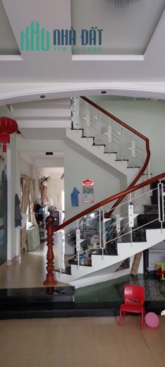 .Nhà Hàm Nghi, 50m ra MT, Ô tô đậu, 83m2, ngang 5.6, đẹp