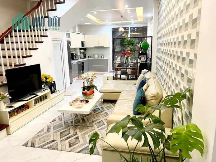 BÁN NHÀ TÔN ĐỨC THẮNG, ĐỐNG ĐA, 39M2 4T MT4M, GIÁ 4.1 TỶ
