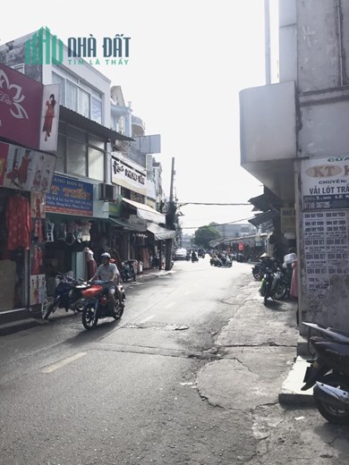 Bán gấp nhà mặt tiền ngay Lạc long quân p8 Tân bình 79m2 giá 10 tỷ 9