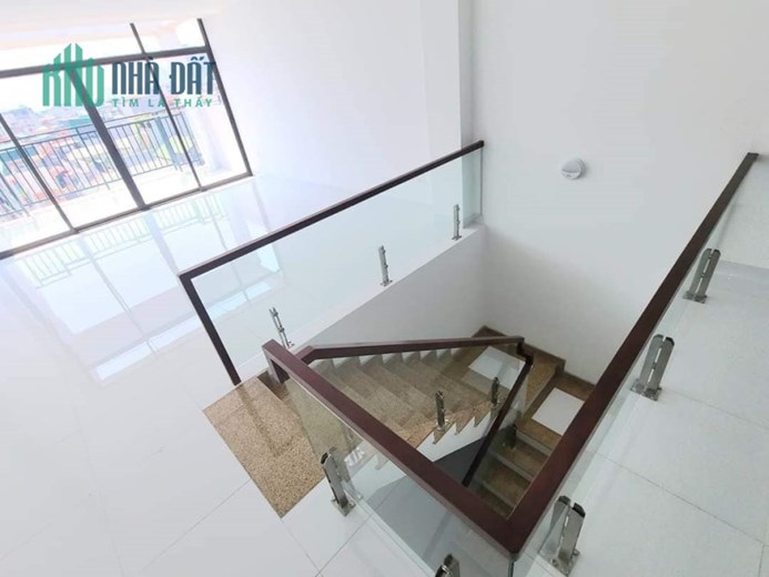 CỰC PHẨM TOÀ NHÀ VĂN PHÒNG CỰC ĐẸP - VỈA HÈ RỘNG - CHO THUÊ KINH DOANH DÒNG TIỀN ỔN ĐỊNH .