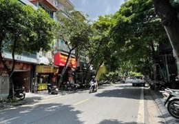 KHÁCH SẠN HOÀN KIẾM, XÂY THÔ. CHỜ CHỦ MỚI VỀ HOÀN THIỆN.
