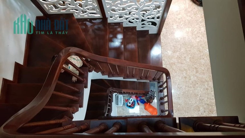 Nhà Đẹp ở ngay, Ngõ 68 Xuân Thủy 50m2 X 5t,Ô tô gần, kd 6.8 tỷ.