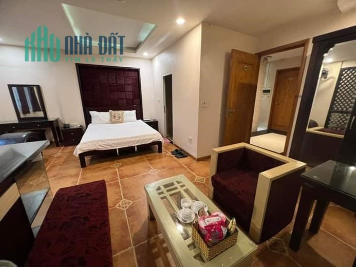 Bán nhà 80m2, phố Trần Quốc Hoàn, Cầu Giấy, oto, MT rộng, 22 tỷ, quynh8pm
