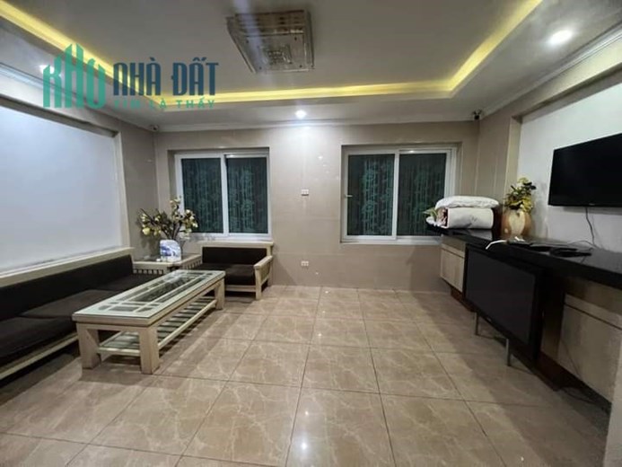 Bán nhà 80m2, phố Trần Quốc Hoàn, Cầu Giấy, oto, MT rộng, 22 tỷ, quynh8pm