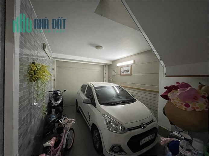 Nhà Đặng Văn Bi Thủ Đức, Xe Hơi Đậu Trong Nhà, DT 5x18M, 3 Tầng, Ngay Ngã Tư Bình Thái, Giá Nhỉnh 5
